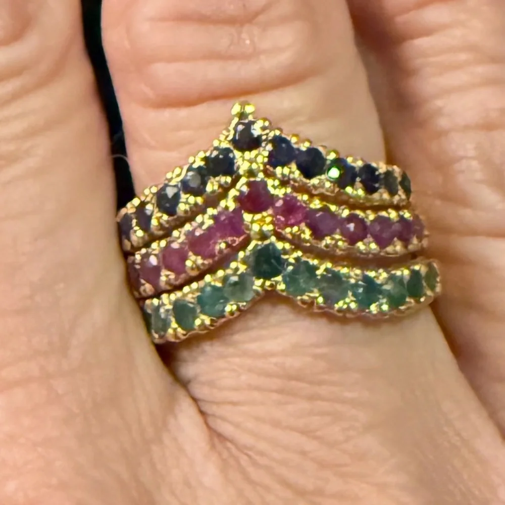Ring 916 (22K) made in India 🇮🇳  with emerald ,rubies and  sapphire - Picture 4 of 4